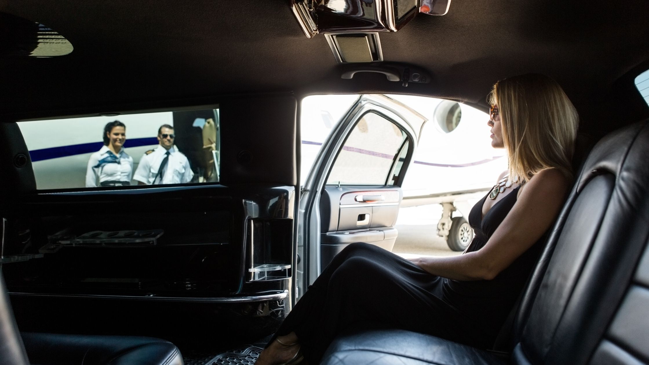 Airport Limo - Black Limo.